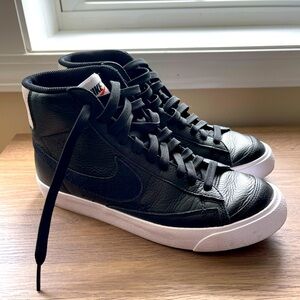 Nike Blazer Mid '77 By You Custom Women's Shoes
Size: 8 LIKE NEW!